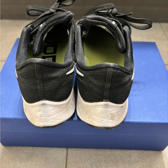 Nike Pegasus - Picture 3 of 3